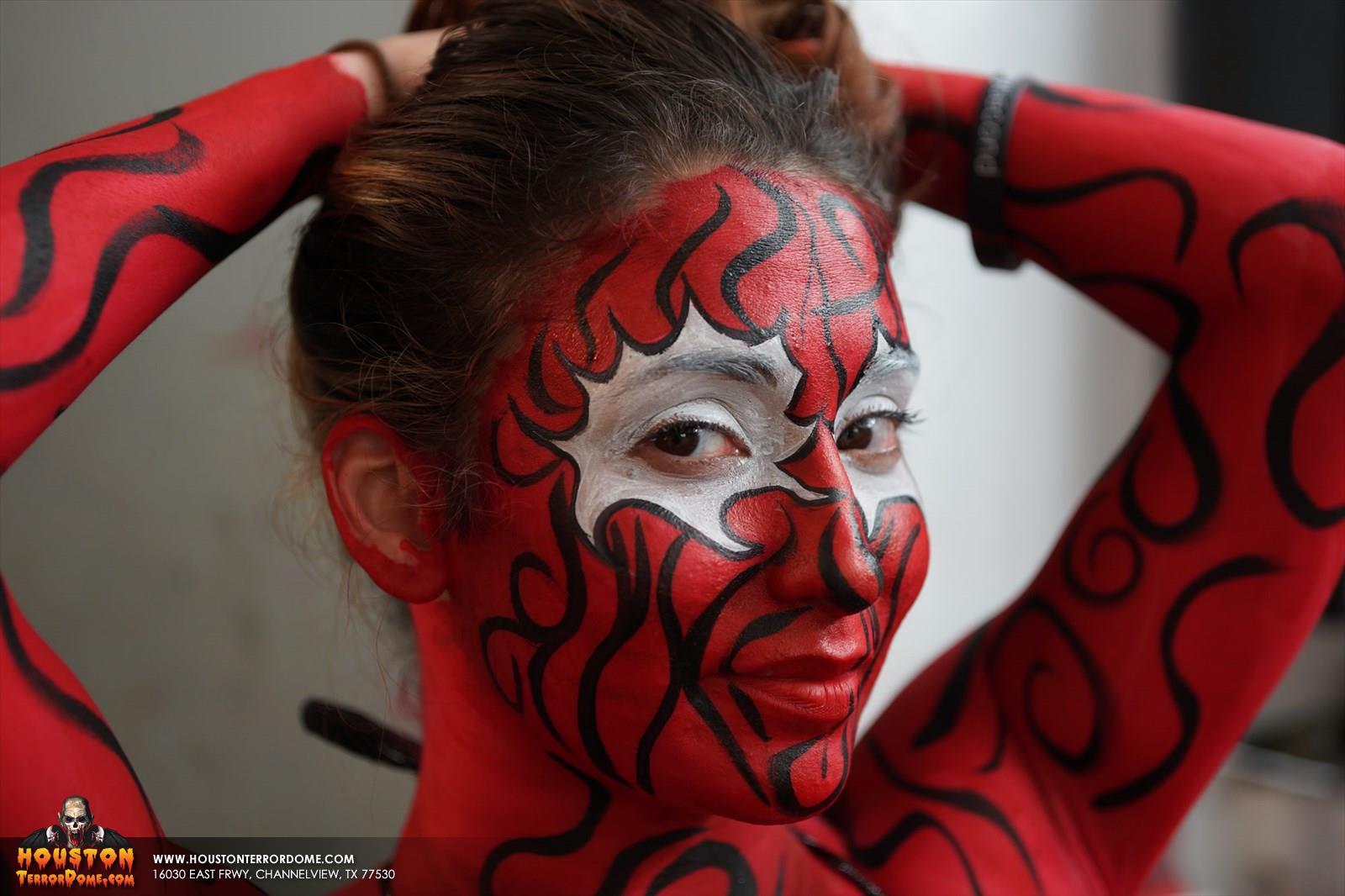 Check out that awesome detail on the face paint. 